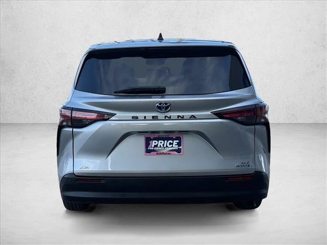Used 2022 Toyota Sienna XLE AWD/4WD image 8