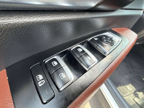 Used 2024 Kia Telluride SX Prestige AWD/4WD image 19