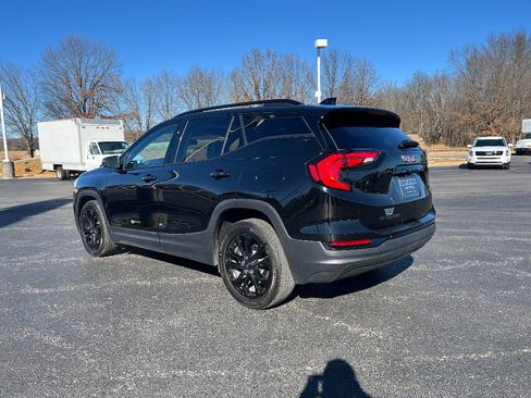 Used 2021 GMC Terrain SLT w/ Elevation Edition image 5