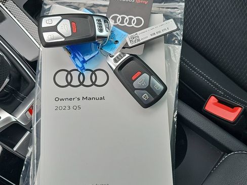 Used 2023 Audi SQ5 Premium Plus w/ Premium Plus Package AWD/4WD image 5