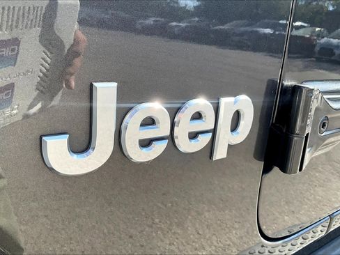 Used 2019 Jeep Wrangler Unlimited Sport image 29