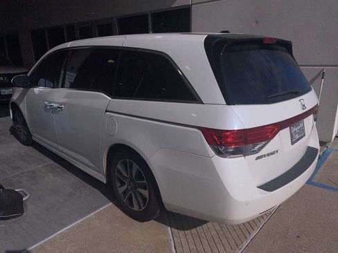 Used 2016 Honda Odyssey Touring image 2