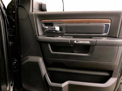 Used 2015 RAM 2500 Laramie w/ Convenience Group AWD/4WD image 23