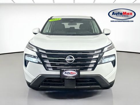 Used 2025 Nissan Rogue SV AWD/4WD image 6