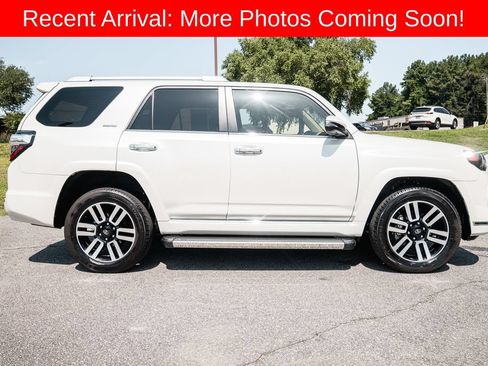 Certified 2022 Toyota 4Runner Limited AWD/4WD image 9