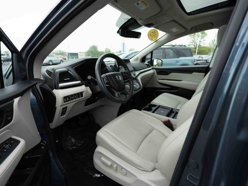 Certified 2025 Honda Odyssey EX-L image 8