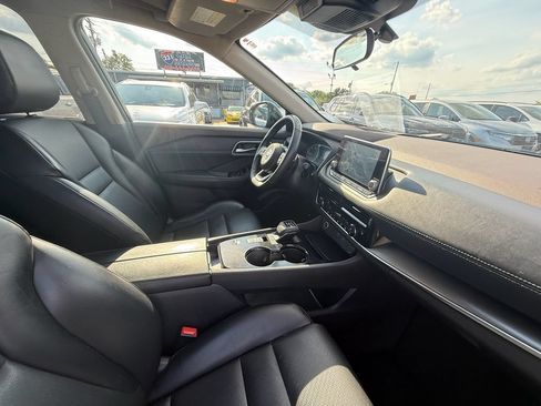 Used 2021 Nissan Rogue SV w/ Premium Package FWD image 25