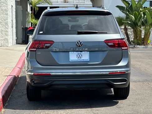 Used 2023 Volkswagen Tiguan SE w/ Panoramic Sunroof Package FWD image 5