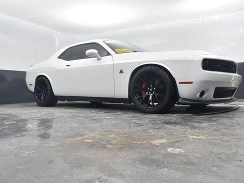 Used 2018 Dodge Challenger R/T Scat Pack w/ Dynamics Package image 44