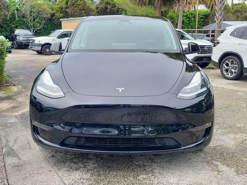Used 2022 Tesla Model Y Long Range AWD/4WD image 2