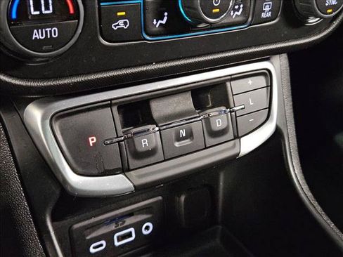 Used 2023 GMC Terrain SLT FWD image 12