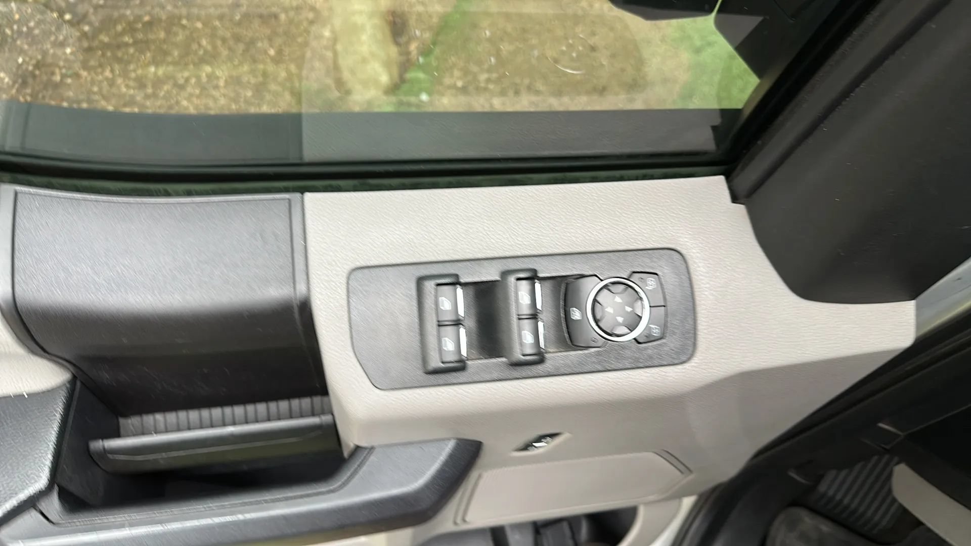 Used 2017 Ford F150 XL w/ Equipment Group 101A Mid AWD/4WD image 12