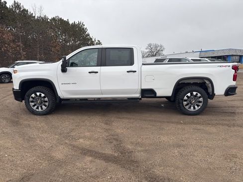 Used 2021 Chevrolet Silverado 2500 Custom w/ Custom Value Package image 9