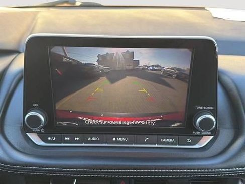 Used 2023 Nissan Rogue SV AWD/4WD image 19