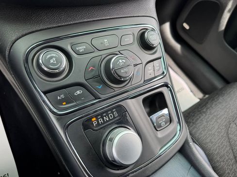 Used 2015 Chrysler 200 S w/ Navigation & Sound Group I AWD/4WD image 7