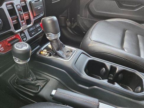Used 2022 Jeep Wrangler Unlimited Rubicon AWD/4WD image 15