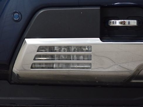 Used 2023 Chevrolet Silverado 1500 High Country w/ High Country Premium Package AWD/4WD image 14