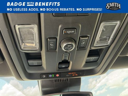 Used 2023 GMC Yukon Denali AWD/4WD image 19
