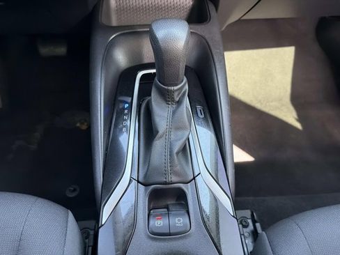 Used 2022 Toyota Corolla LE image 27