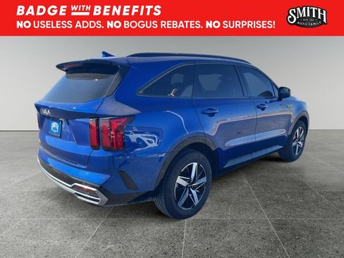Used 2023 Kia Sorento S FWD image 4