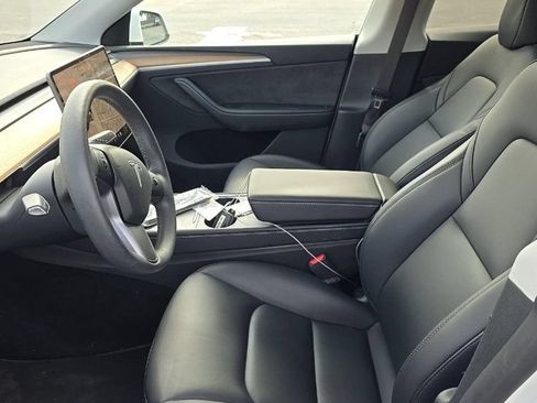 Used 2023 Tesla Model Y Long Range AWD/4WD image 4