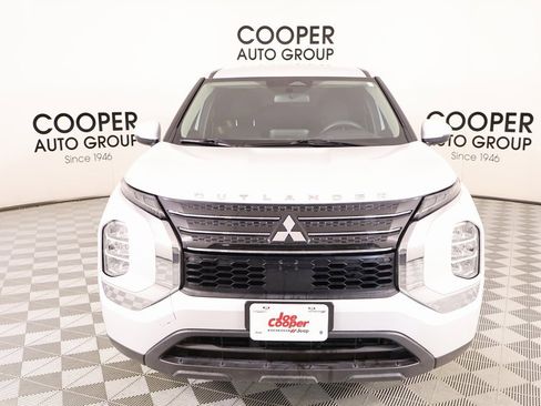 Used 2023 Mitsubishi Outlander ES image 8