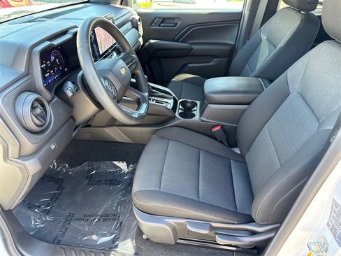 Used 2025 Chevrolet Colorado W/T image 24