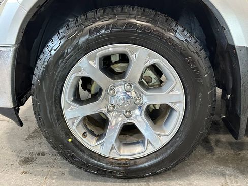 Used 2017 RAM 1500 Laramie w/ Convenience Group AWD/4WD image 11
