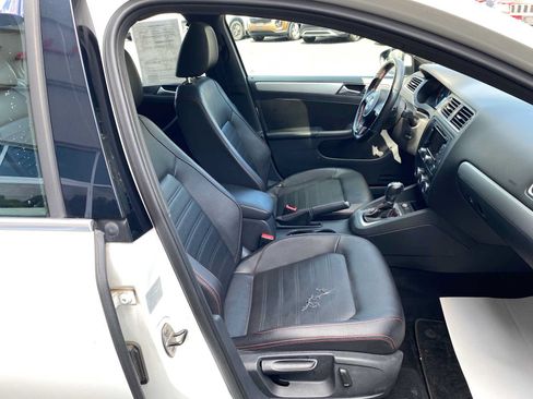 Used 2013 Volkswagen Jetta GLI Autobahn FWD image 26