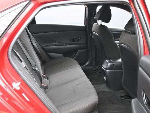 Used 2025 Hyundai Elantra Sport FWD image 20