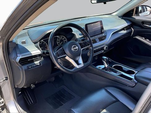 Used 2024 Nissan Altima 2.5 SR FWD image 17