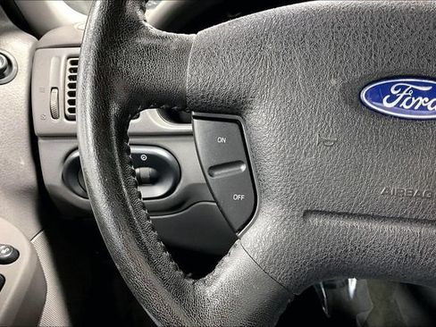 Used 2005 Ford Explorer XLT AWD/4WD image 9