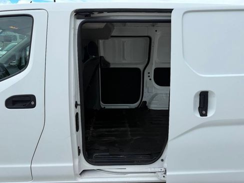 Used 2015 Chevrolet City Express LS image 15