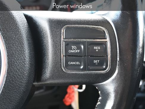 Used 2012 Jeep Wrangler Unlimited Rubicon image 13