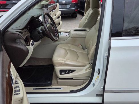 Used 2016 Cadillac Escalade ESV Premium image 23