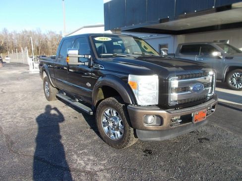 Used 2016 Ford F250 King Ranch w/ King Ranch w/Chrome Package image 3