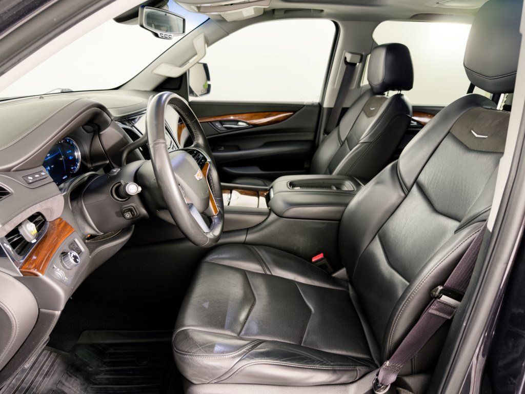 Used 2016 Cadillac Escalade ESV Premium RWD image 5