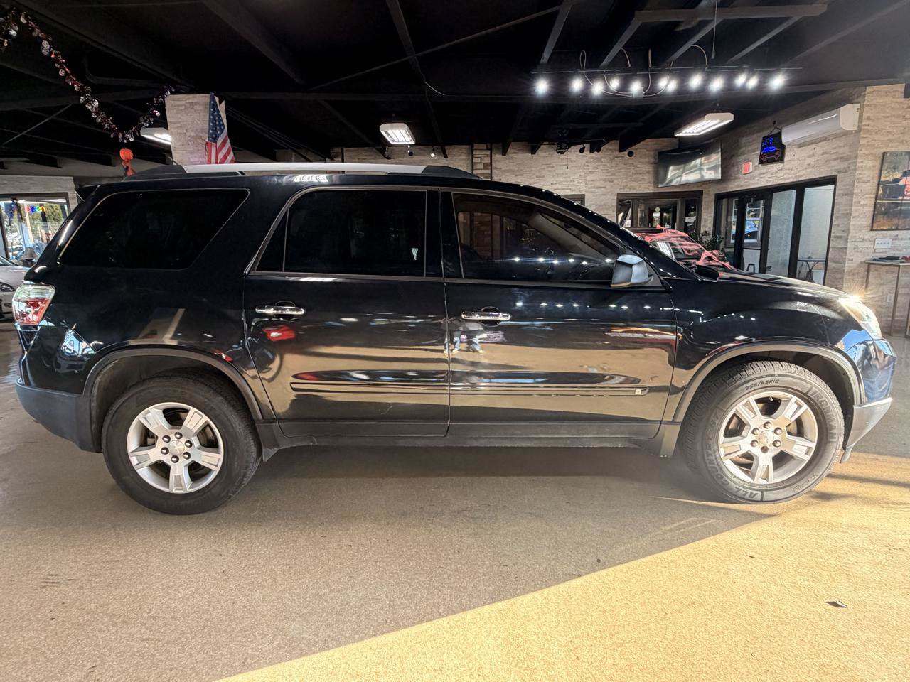 Used 2010 GMC Acadia SLE FWD image 7