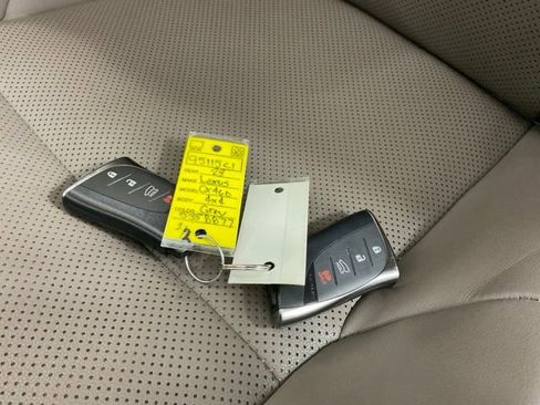 Used 2023 Lexus GX 460 Premium w/ Accessory Package AWD/4WD image 44