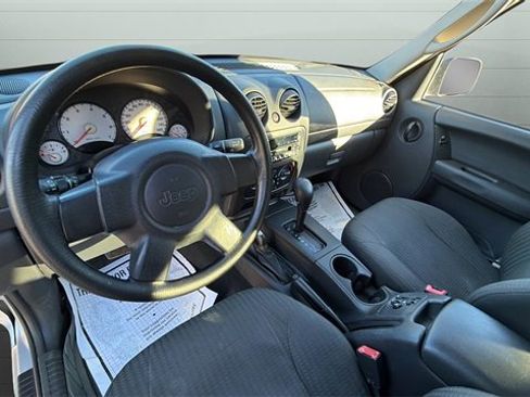 Used 2003 Jeep Liberty Sport image 10