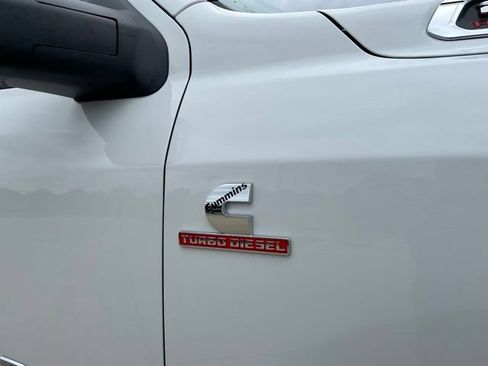 Used 2024 RAM 2500 Laramie AWD/4WD image 15