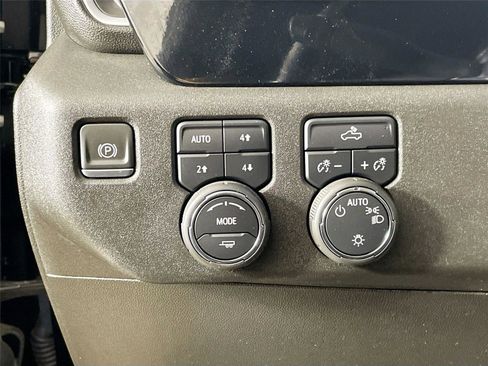 Used 2023 Chevrolet Silverado 1500 LT AWD/4WD image 14