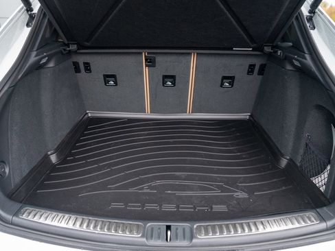 Used 2025 Porsche Macan image 27