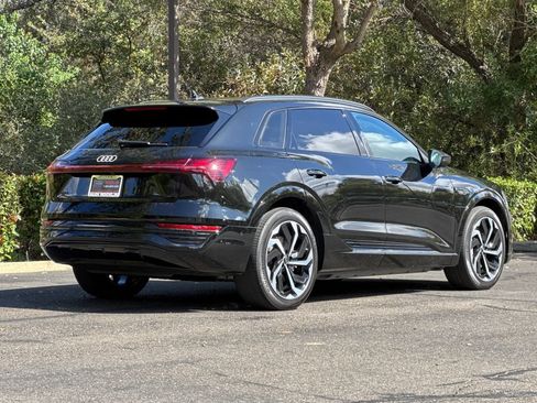 Used 2024 Audi Q8 e-tron Premium Plus w/ Premium Plus Package AWD/4WD image 7