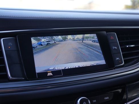 Used 2022 Buick Enclave Essence w/ Sport Touring Edition image 22