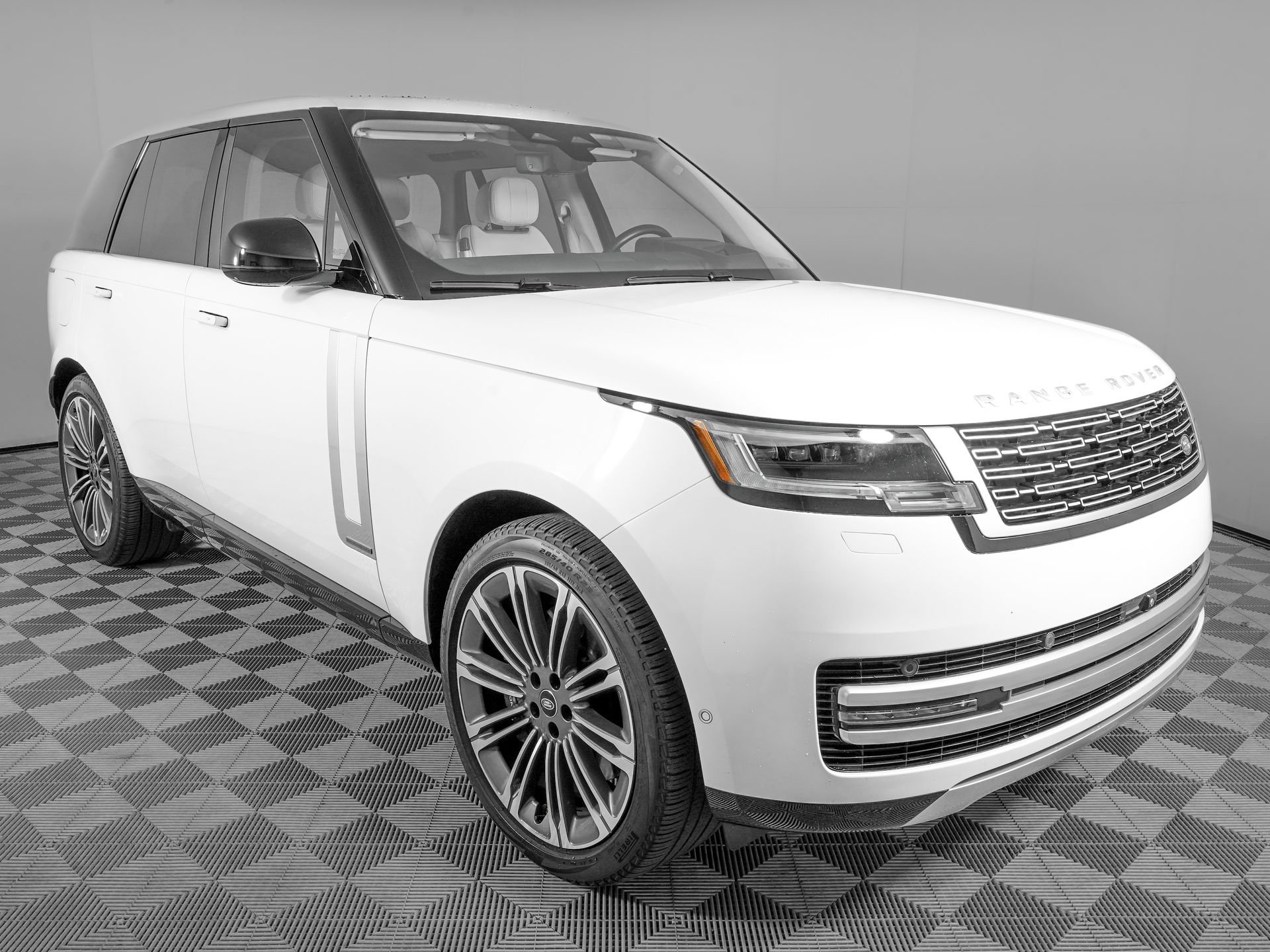 Used 2023 Land Rover Range Rover Autobiography AWD/4WD image 2