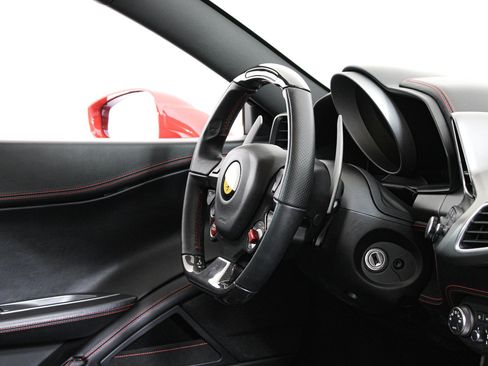 Used 2015 Ferrari 458 Italia Coupe RWD image 23
