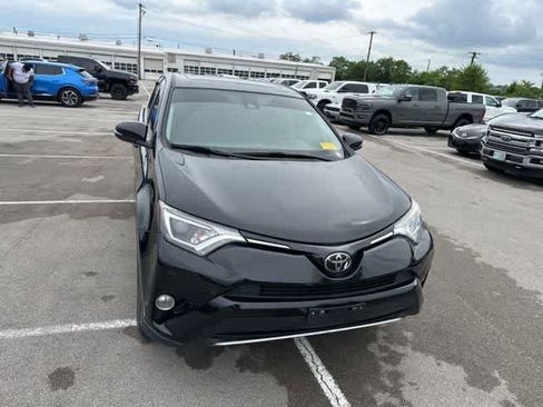 Used 2018 Toyota RAV4 XLE AWD/4WD image 23