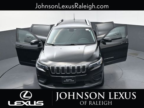 Used 2020 Jeep Cherokee Latitude AWD/4WD image 34