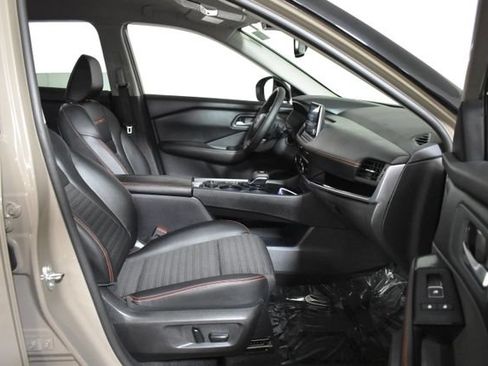 Used 2025 Nissan Rogue SV w/ Rock Creek Premium Package AWD/4WD image 34